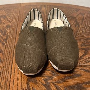 Toms Alpargata Military Olive Green Slip On Shoes Size 9